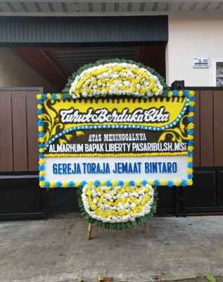 Papan Bunga Duka di 13 Ulu